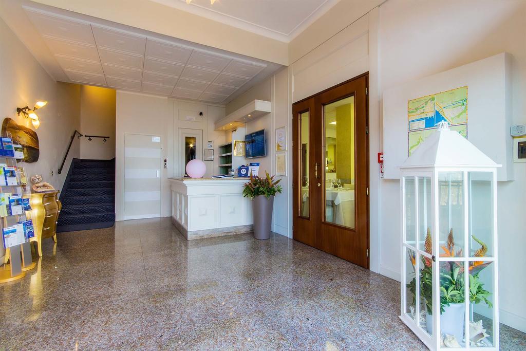 Piccolo Hotel Diano Marina Kültér fotó