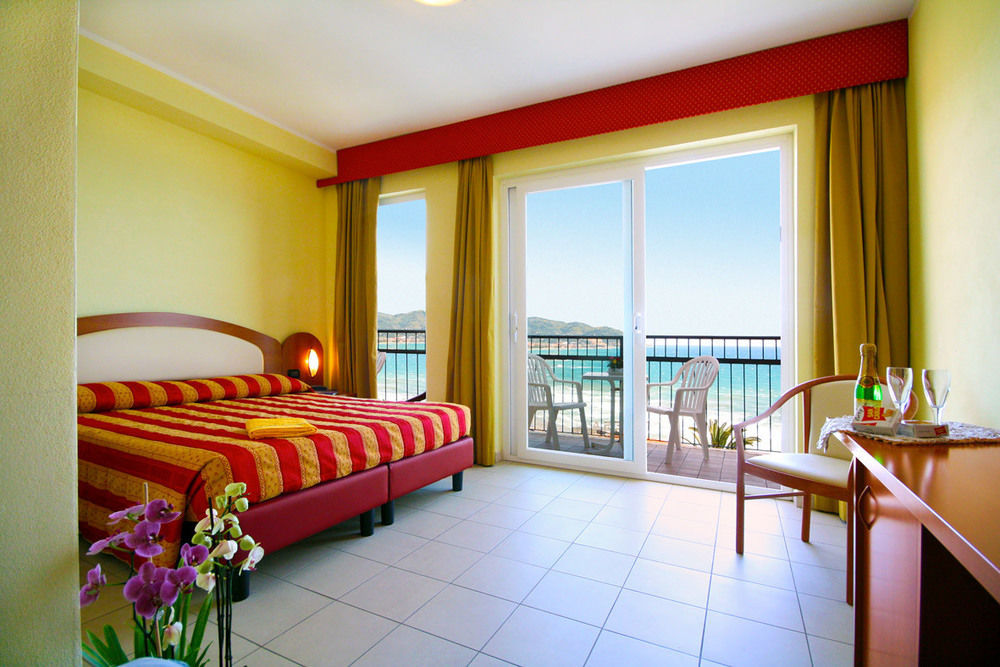 Piccolo Hotel Diano Marina Kültér fotó