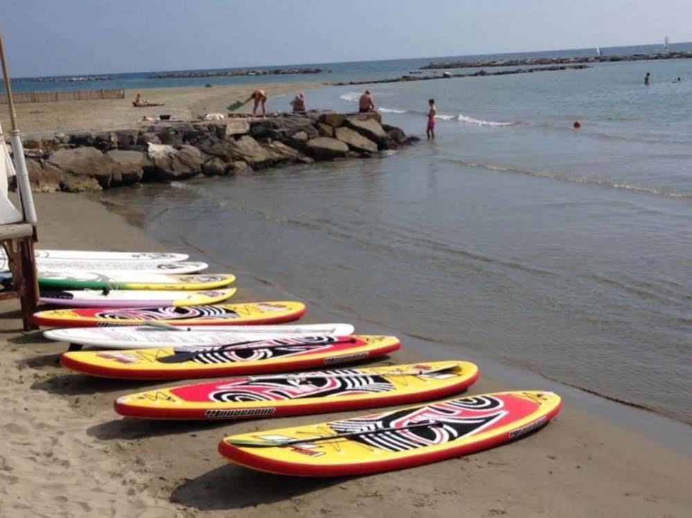 Piccolo Hotel Diano Marina Kültér fotó