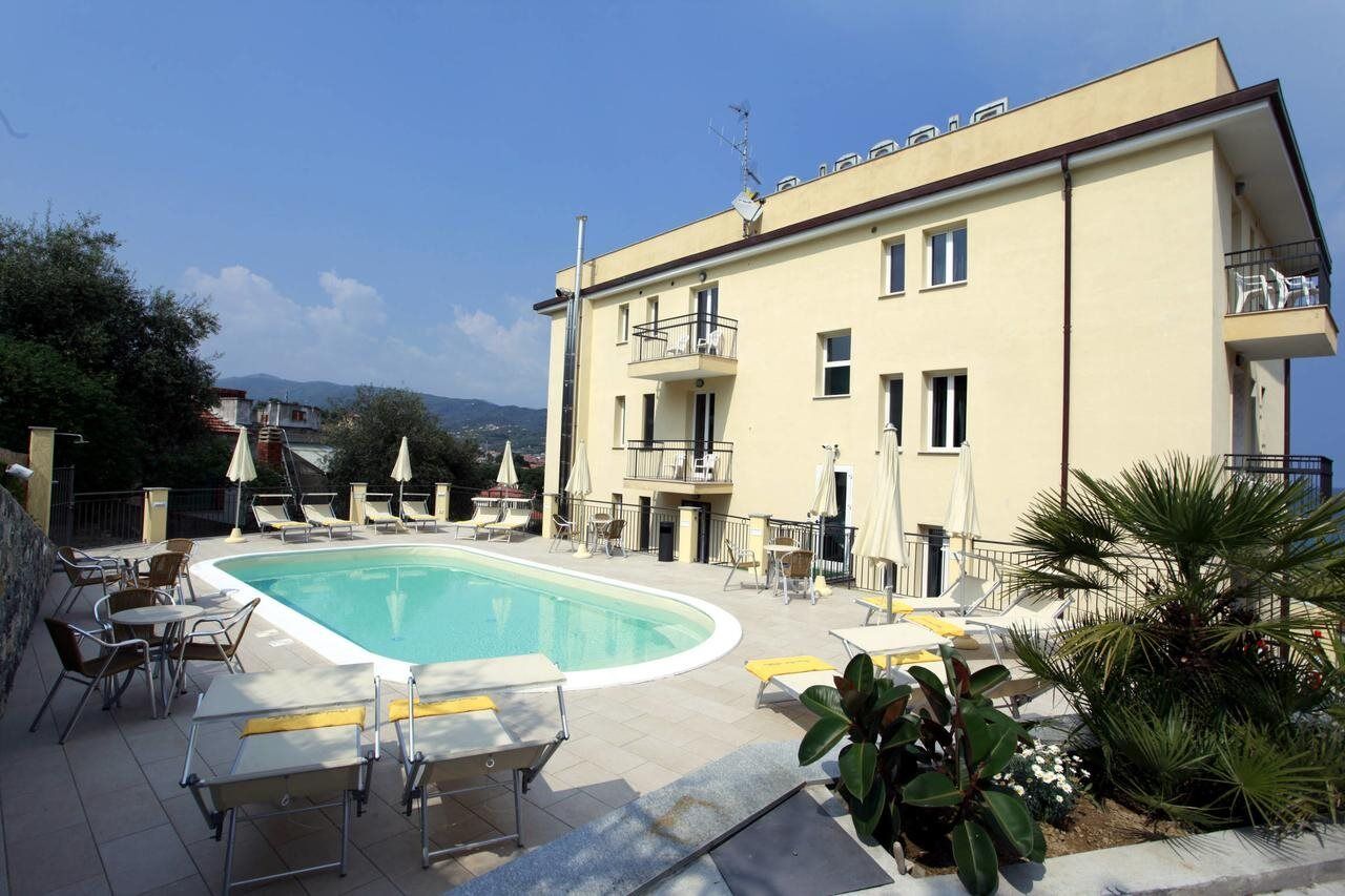 Piccolo Hotel Diano Marina Kültér fotó